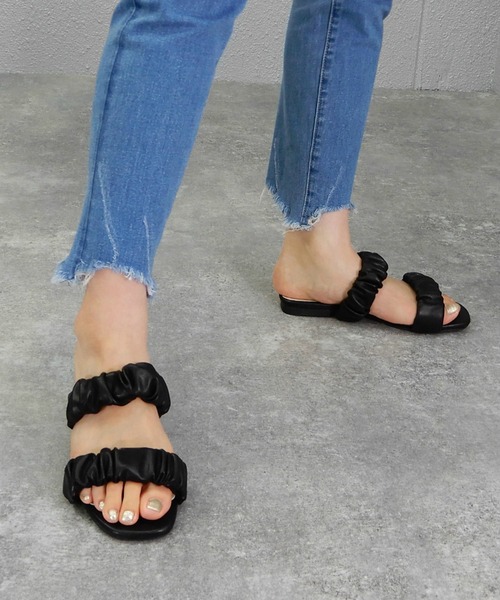 alala（アララ）の「ダブルギャザーベルトのスクエアフラットサンダル　◇（サンダル・レディース・ホワイト/ブラック/ベージュ/グリーン・S/M/L/LL）」の20枚目の写真