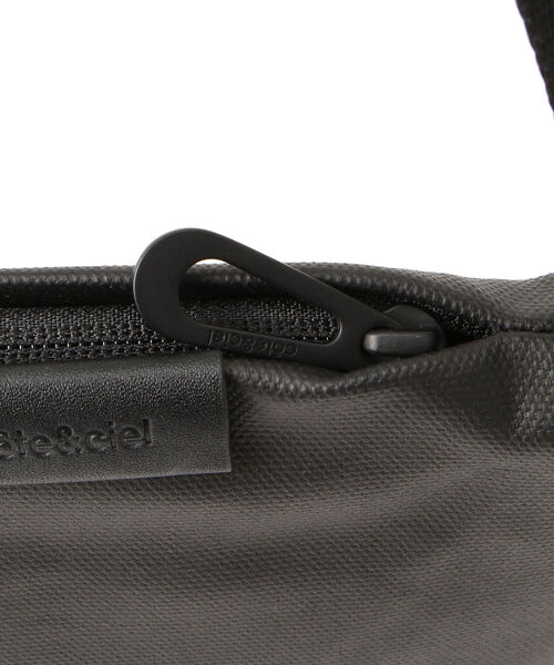 Cote&Ciel（コートエシエル）の「Cote&Ciel(コートエシエル)INN MEDIUM COATED CANVAS BAG/コーティングショルダーバッグ（ショルダーバッグ・メンズ・ブラック・FREE）」の17枚目の写真