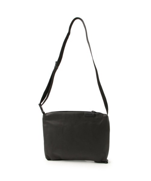 Cote&Ciel（コートエシエル）の「Cote&Ciel(コートエシエル)INN MEDIUM COATED CANVAS BAG/コーティングショルダーバッグ（ショルダーバッグ・メンズ・ブラック・FREE）」の9枚目の写真