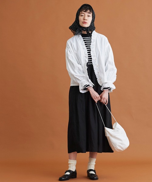 Malle（マル）の「malle オックスフォード　カットワーク　フリルブラウス（シャツ/ブラウス・レディース・ホワイト/オフホワイト/グレー・FREE）」の5枚目の写真