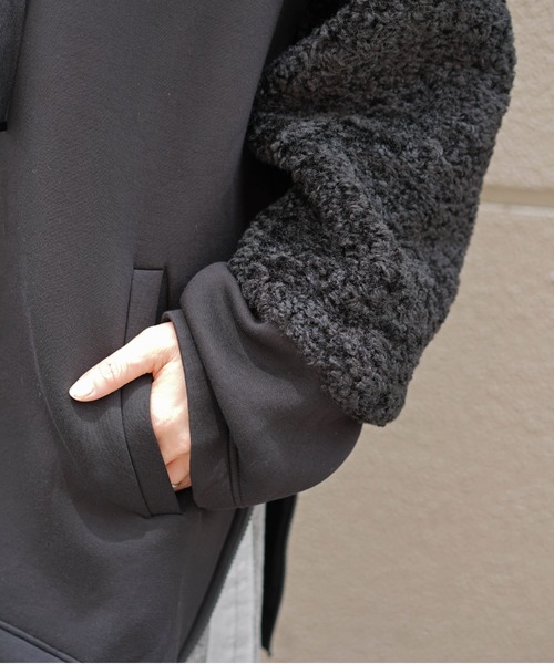 AULA AILA(アウラアイラ)の「AULA AILA(アウラ アイラ)別注ボアコンビパーカー(パーカー・レディース・ブラック・0)」の5枚目の写真