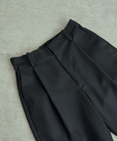 Lui's(ルイス)の「【オリジナルファブリック4×4セットアップシリーズ】 スリムテーパードパンツ(スラックス・メンズ・ブロンズ/ブラック・MEDIUM/SMALL)」の4枚目の写真