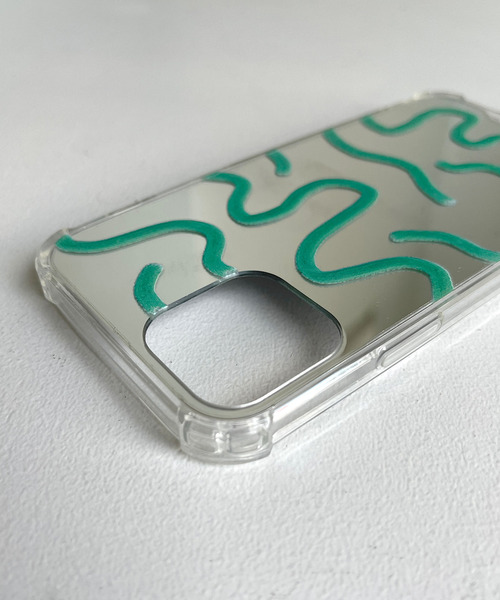 SANSeLF（サンセルフ）の「ミラーラインiPhoneケース【SANSeLF】smc21a002（スマホケース/カバー・レディース・グリーン・D/I/F/A/J/N/O/P/U/R/V/T/W/Z/X/Y）」の8枚目の写真