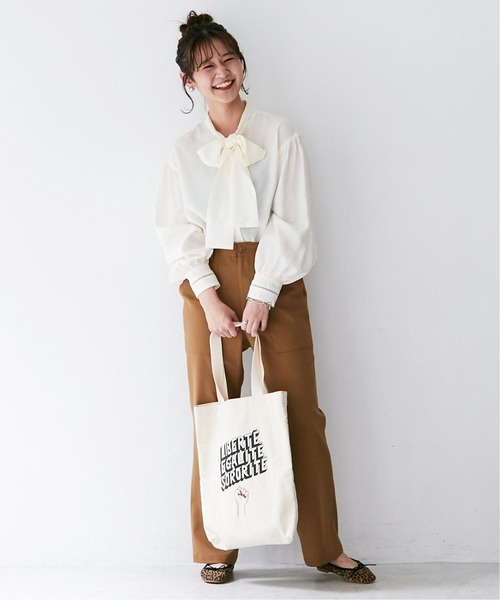 SLOBE IENA（スローブイエナ）の「ボウタイブラウス【手洗い可能】◆（シャツ/ブラウス・レディース・ナチュラル/ネイビー/レッド・FREE）」の13枚目の写真