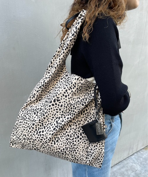 loti（ロティ）の「loti コインケース付きトート（トートバッグ・レディース・レオパード/オフホワイト/ブラック/ブラウン/ベージュ/ホワイト系その他/シルバー/ダークブラウン/ゴールド・ONE SIZE）」の10枚目の写真