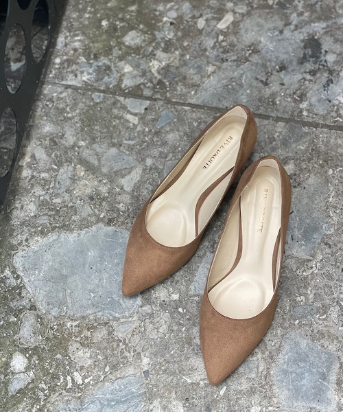 RIVE DROITE(リヴドロワ)の「美しいフォルムと定評の履き心地が魅力 ポインテッドパンプス(パンプス・レディース・ブラウン/ライトベージュ/レッド・36/37/38)」の2枚目の写真