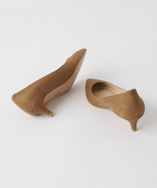 RIVE DROITE(リヴドロワ)の「美しいフォルムと定評の履き心地が魅力 ポインテッドパンプス(パンプス・レディース・ブラウン/ライトベージュ/レッド・36/37/38)」の4枚目の写真