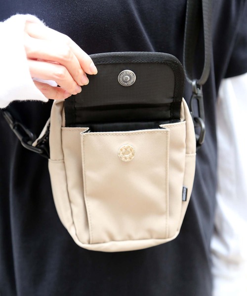 BEN DAVIS（ベンデイビス）の「【BEN DAVIS／ベンデイビス】フラップショルダー BDW-8159　前面ポケット付きミニショルダーバッグ（ショルダーバッグ・メンズ・ブラック/ベージュ/ブラウン/グレー・FREE）」の21枚目の写真