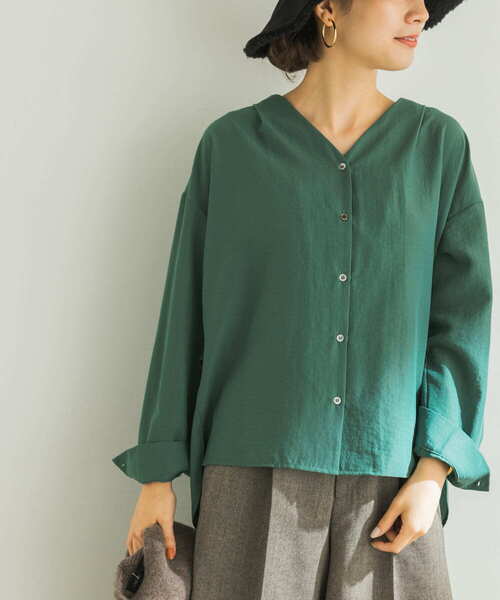 URBAN RESEARCH(アーバンリサーチ)の「ウォッシャブルエアリーVネックシャツ(シャツ/ブラウス・レディース・ブラウン/オフホワイト/グリーン/マスタード・FREE)」の14枚目の写真