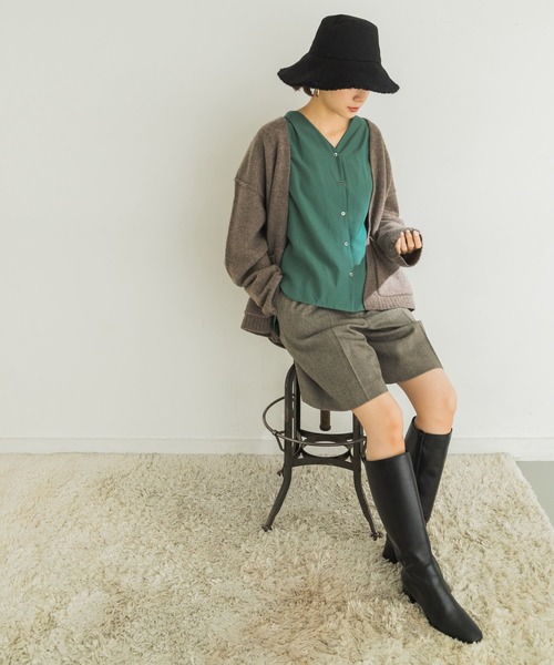 URBAN RESEARCH(アーバンリサーチ)の「ウォッシャブルエアリーVネックシャツ(シャツ/ブラウス・レディース・ブラウン/オフホワイト/グリーン/マスタード・FREE)」の19枚目の写真