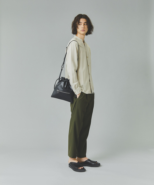 SEEKER(シーカー)の「【SEEKER 別注】レザードロスト ショルダーバッグ(ショルダーバッグ・メンズ・ブラック/グレイッシュベージュ・フリー)」の3枚目の写真