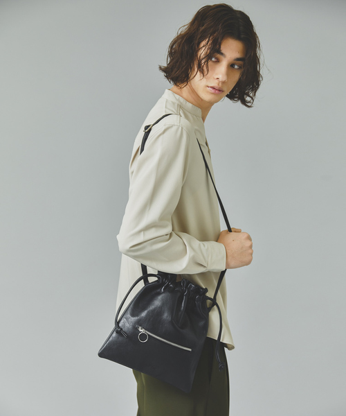 SEEKER(シーカー)の「【SEEKER 別注】レザードロスト ショルダーバッグ(ショルダーバッグ・メンズ・ブラック/グレイッシュベージュ・フリー)」の5枚目の写真