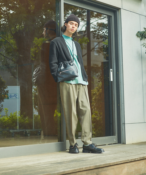 SEEKER(シーカー)の「【SEEKER 別注】レザードロスト ショルダーバッグ(ショルダーバッグ・メンズ・ブラック/グレイッシュベージュ・フリー)」の7枚目の写真