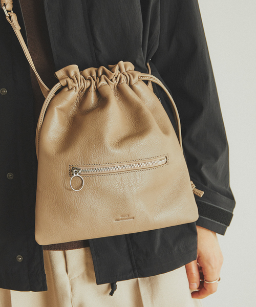 SEEKER(シーカー)の「【SEEKER 別注】レザードロスト ショルダーバッグ(ショルダーバッグ・メンズ・ブラック/グレイッシュベージュ・フリー)」の12枚目の写真