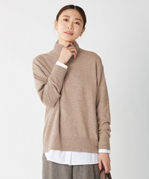 J.PRESS(ジェイプレス)の「【洗える】CASHMERE BLEND ハイネック ニット(ニット/セーター・レディース・スモーキーグリーン系/ベージュ系/ふじ色系/ライトグレー系/ワイン系/ダルブルー系/アイボリー系・LARGE/MEDIUM)」の1枚目の写真