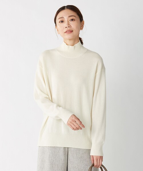 J.PRESS(ジェイプレス)の「【洗える】CASHMERE BLEND ハイネック ニット(ニット/セーター・レディース・スモーキーグリーン系/ベージュ系/ふじ色系/ライトグレー系/ワイン系/ダルブルー系/アイボリー系・LARGE/MEDIUM)」の3枚目の写真