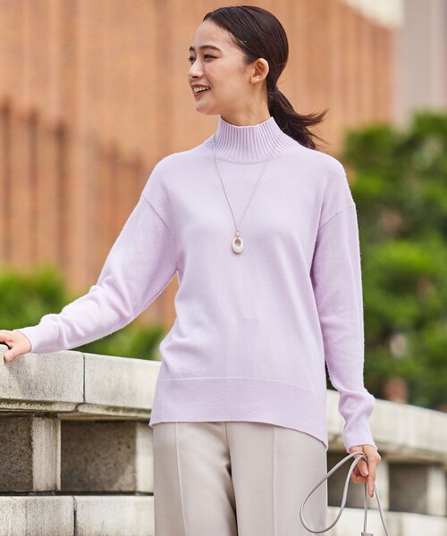 J.PRESS(ジェイプレス)の「【洗える】CASHMERE BLEND ハイネック ニット(ニット/セーター・レディース・スモーキーグリーン系/ベージュ系/ふじ色系/ライトグレー系/ワイン系/ダルブルー系/アイボリー系・LARGE/MEDIUM)」の6枚目の写真