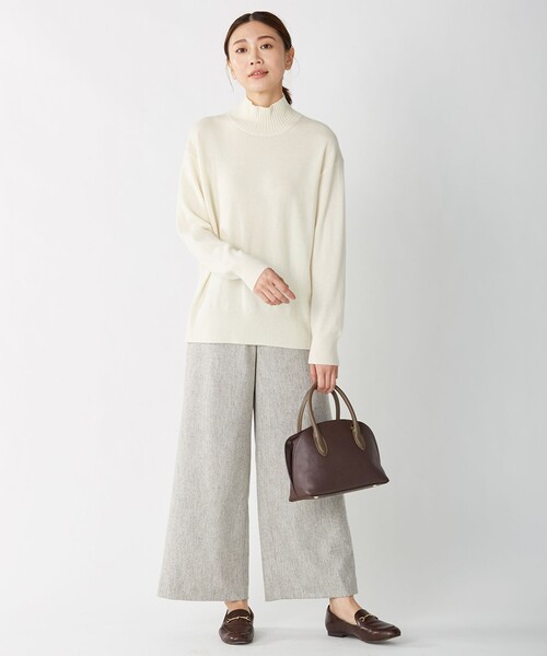 J.PRESS(ジェイプレス)の「【洗える】CASHMERE BLEND ハイネック ニット(ニット/セーター・レディース・スモーキーグリーン系/ベージュ系/ふじ色系/ライトグレー系/ワイン系/ダルブルー系/アイボリー系・LARGE/MEDIUM)」の11枚目の写真