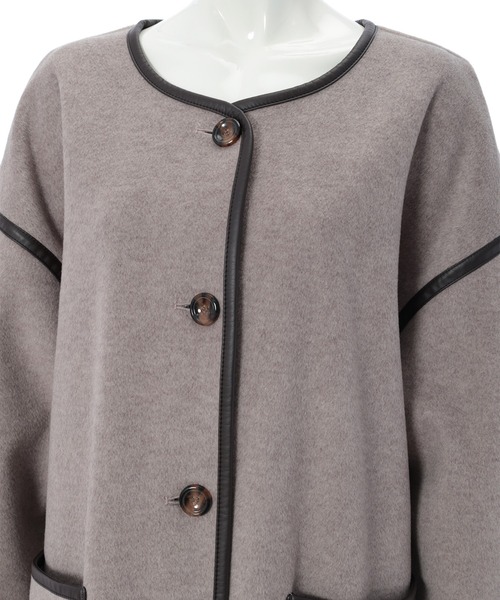fifth（フィフス）の「ノーカラーパイピングロングコート（ノーカラージャケット・レディース・モカ/ベージュ・SMALL/MEDIUM）」の7枚目の写真