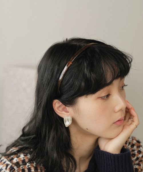 Bab(バブ)の「【WEB限定】べっこうカチューシャ(カチューシャ・レディース・ベージュ/ブラウン/オフホワイト・ONESIZE)」の3枚目の写真