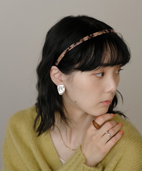 Bab(バブ)の「【WEB限定】べっこうカチューシャ(カチューシャ・レディース・ベージュ/ブラウン/オフホワイト・ONESIZE)」の11枚目の写真