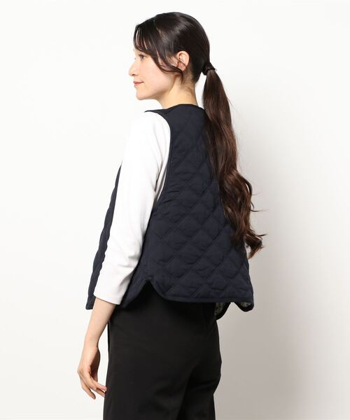 note et silence （ノートエシロンス）の「【 AMB100貨 】80サテンｘリバティ ショートベスト（ベスト・レディース・マスタード/ネイビー・FREE）」の4枚目の写真