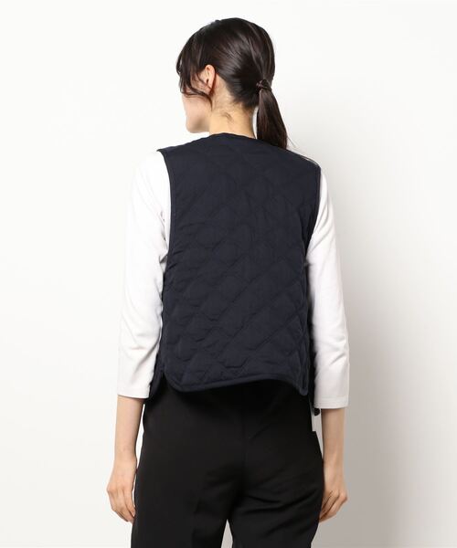 note et silence （ノートエシロンス）の「【 AMB100貨 】80サテンｘリバティ ショートベスト（ベスト・レディース・マスタード/ネイビー・FREE）」の3枚目の写真