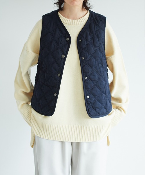 note et silence （ノートエシロンス）の「【 AMB100貨 】80サテンｘリバティ ショートベスト（ベスト・レディース・マスタード/ネイビー・FREE）」の2枚目の写真