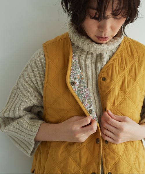 note et silence （ノートエシロンス）の「【 AMB100貨 】80サテンｘリバティ ショートベスト（ベスト・レディース・マスタード/ネイビー・FREE）」の13枚目の写真