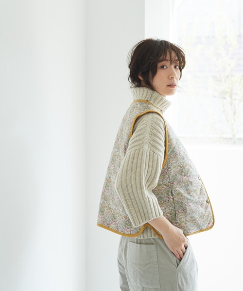 note et silence （ノートエシロンス）の「【 AMB100貨 】80サテンｘリバティ ショートベスト（ベスト・レディース・マスタード/ネイビー・FREE）」の19枚目の写真