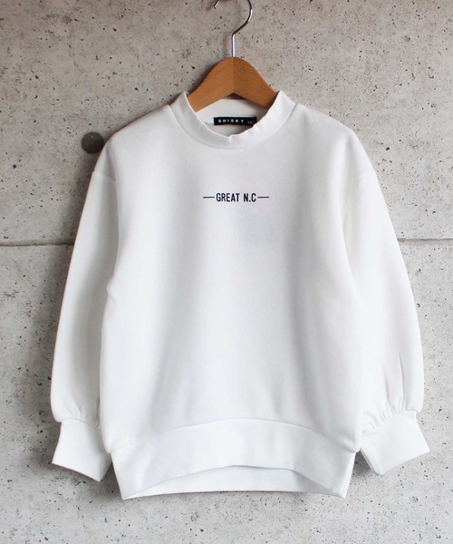 THE CASUAL（カジュアル）の「プリント BIG ハイネック トレーナー キッズ（スウェット・キッズ・ベージュ/オフホワイト/チャコール・110cm/120cm/130cm/140cm/150cm/160cm）」の7枚目の写真