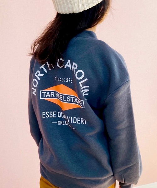 THE CASUAL（カジュアル）の「プリント BIG ハイネック トレーナー キッズ（スウェット・キッズ・ベージュ/オフホワイト/チャコール・110cm/120cm/130cm/140cm/150cm/160cm）」の16枚目の写真