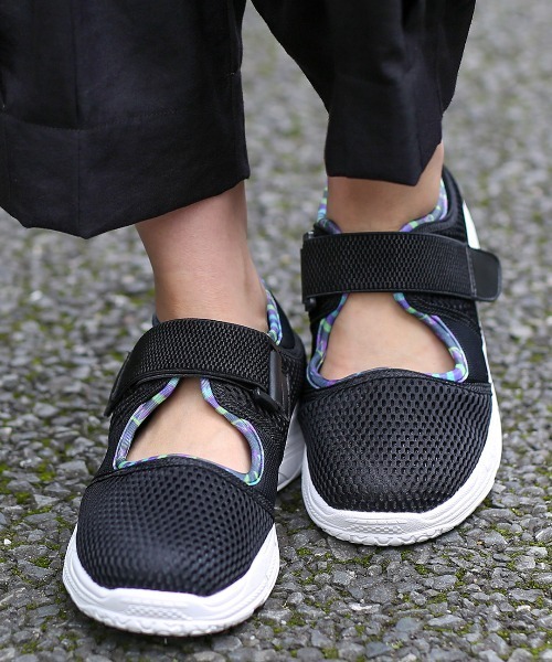 チチカカ（チチカカ）の「メッシュスニーカー（スニーカー・レディース・ブラック/グレー/ホワイト・MEDIUM/LARGE）」の9枚目の写真