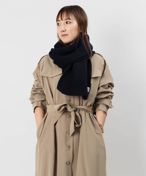 A.P.C.(アーペーセー)の「A.P.C. Billie MUFFLER アー・ペー・セー ニュー ビリー マフラー(マフラー・レディース・チャコールグレー/ダークネイビー・FREE)」の6枚目の写真