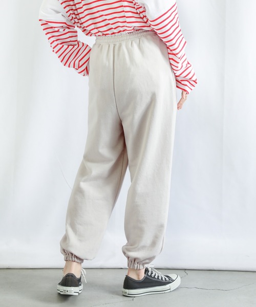 select MOCA(セレクトモカ)の「2022 SS ロゴデザインスウェットジョガーパンツ(スウェットパンツ・レディース・ライトグレー/オリーブ/アイボリー・FREE)」の14枚目の写真