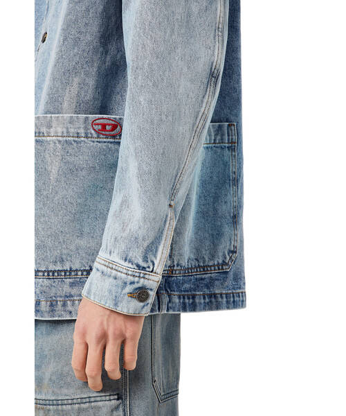 DIESEL（ディーゼル）の「DIESEL SS22 ユニセックス トラッカージャケット デニムジャケット（デニムジャケット・メンズ・インディゴブルー・SMALL/MEDIUM/LARGE/X-LARGE）」の3枚目の写真