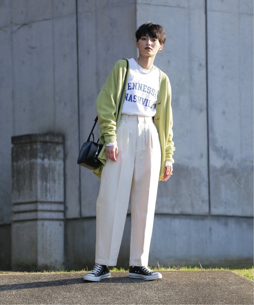 FARAH（ファーラー）の「【FARAH/ファーラー】Two-tuck Wide Tapererd Pants:パンツ（デニムパンツ・レディース・ネイビー/アイボリー・26/28）」の3枚目の写真