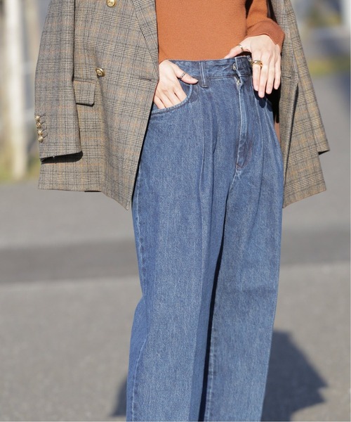 FARAH（ファーラー）の「【FARAH/ファーラー】Two-tuck Wide Tapererd Pants:パンツ（デニムパンツ・レディース・ネイビー/アイボリー・26/28）」の12枚目の写真