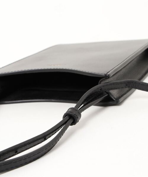 A.P.C.（アーペーセー）の「NECK POUCH JAMIE　22P（ショルダーバッグ・レディース・ブラック/レッド系その他・ONESIZE）」の14枚目の写真