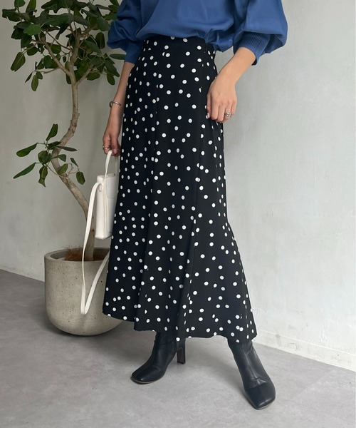 prose verse(プロズヴェール)の「ランダムドットマーメイドスカート(スカート・レディース・ブラック/ライトベージュ・MEDIUM)」の2枚目の写真