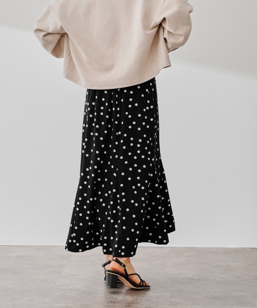 prose verse(プロズヴェール)の「ランダムドットマーメイドスカート(スカート・レディース・ブラック/ライトベージュ・MEDIUM)」の8枚目の写真