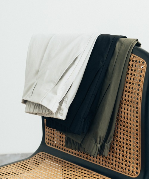 euan.（ユアン）の「euan. カットオフ タック ワイドストレートバギーパンツ（その他パンツ・メンズ・ライトグレー/ブラック/モスグリーン・M/L）」の10枚目の写真