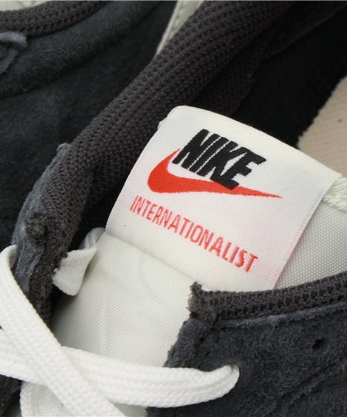 And A(アンドエー)の「NIKE INTERNATIONALIST LTR PDX(スニーカー・メンズ・グレー/イエロー・28.0cm/27.0cm/26.0cm)」の10枚目の写真