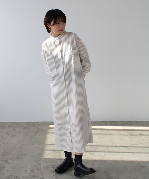 GeeRA（ジーラ）の「スタンドカラーシャツワンピース（シャツワンピース・レディース・ベージュ/ネイビー/オフホワイト・MEDIUM）」の4枚目の写真