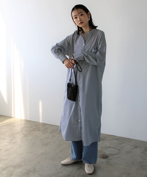 GeeRA（ジーラ）の「スタンドカラーシャツワンピース（シャツワンピース・レディース・ベージュ/ネイビー/オフホワイト・MEDIUM）」の14枚目の写真