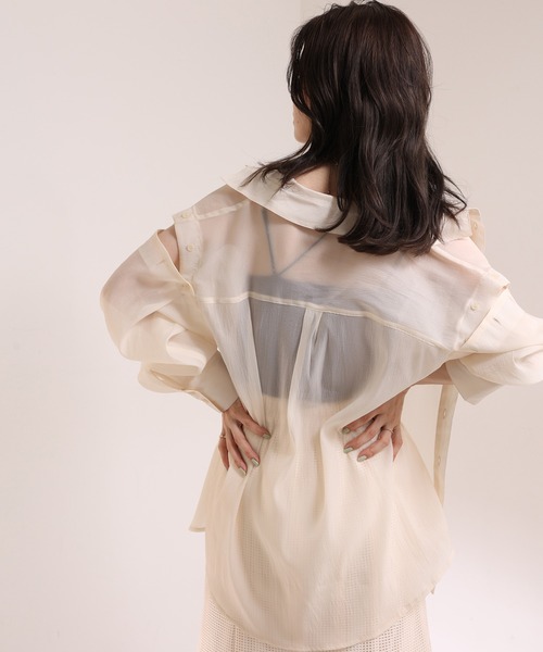肩あきマルチシアーシャツ