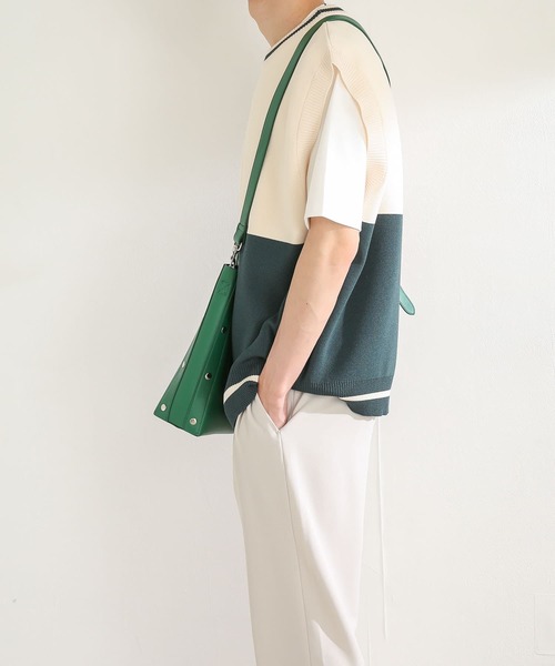 SENSE OF PLACE by URBAN RESEARCH（センスオブプレイスバイアーバンリサーチ）の「『ユニセックス』バイカラークルーネックニットベスト（ベスト・メンズ・ブラック/ネイビー/グリーン・MEDIUM/LARGE）」の11枚目の写真