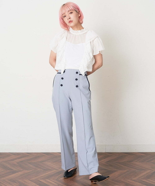 A de a.v.v(アードアー・ヴェ・ヴェ)の「バイカラーパイピングパンツ(その他パンツ・レディース・ライトブルー/ベージュ/ブラック・36/38)」の9枚目の写真