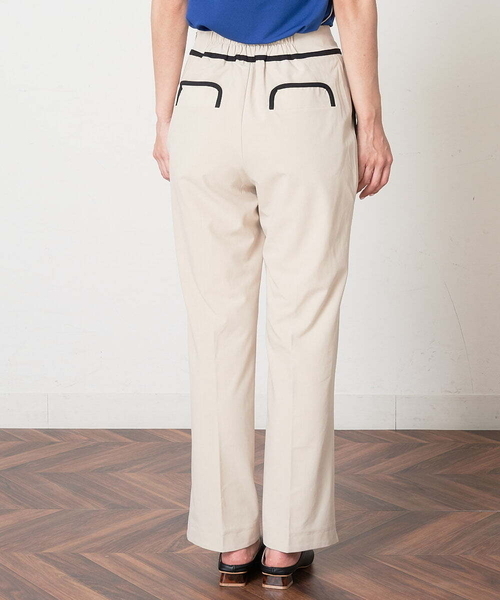 A de a.v.v(アードアー・ヴェ・ヴェ)の「バイカラーパイピングパンツ(その他パンツ・レディース・ライトブルー/ベージュ/ブラック・36/38)」の8枚目の写真