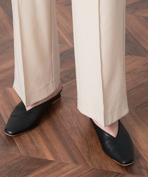 A de a.v.v(アードアー・ヴェ・ヴェ)の「バイカラーパイピングパンツ(その他パンツ・レディース・ライトブルー/ベージュ/ブラック・36/38)」の11枚目の写真